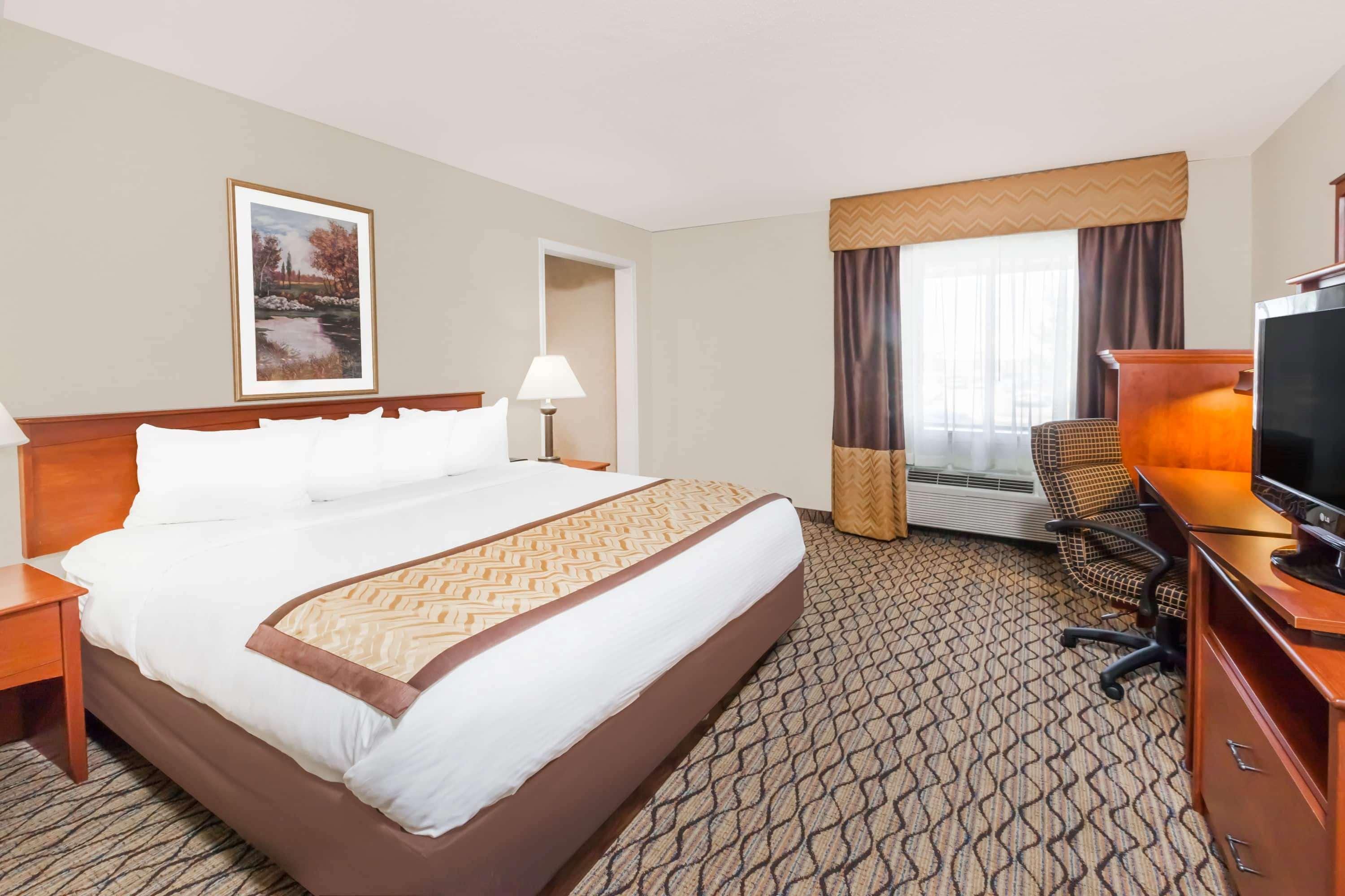 Hotel Baymont By Wyndham Grand Rapids Airport Cascade Exterior foto