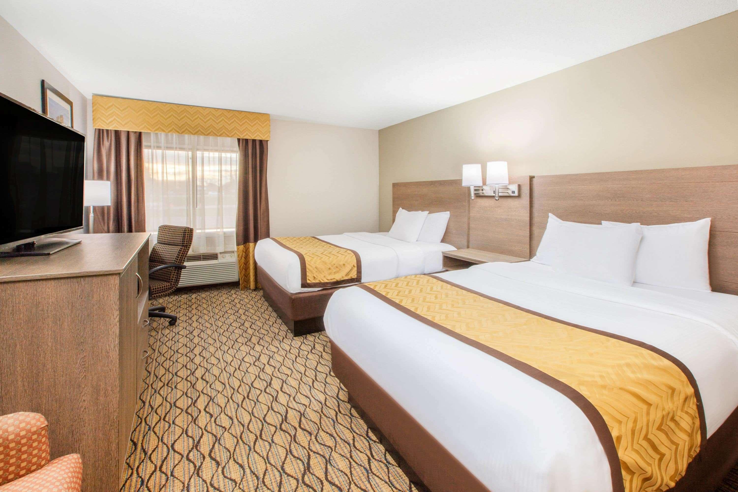 Hotel Baymont By Wyndham Grand Rapids Airport Cascade Exterior foto